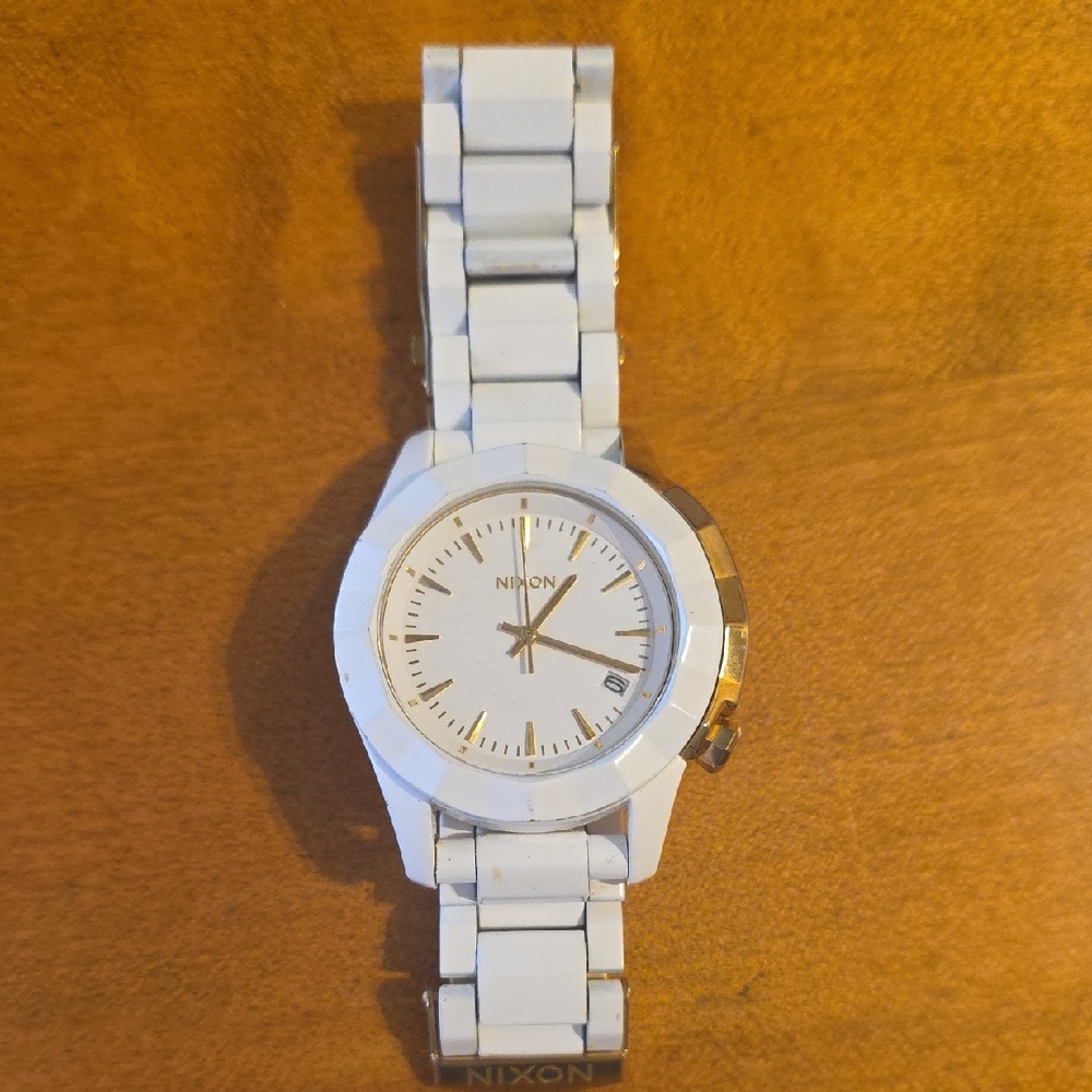 Nixon Evolved The Monarch White and Gold Watch